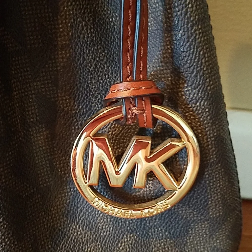 Like new Michael Kors bag, brown